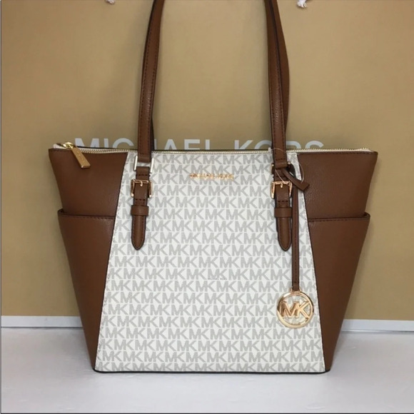 Michael Kors Charlotte LG TZ Tote Vanilla Leather - Picture 1 of 9
